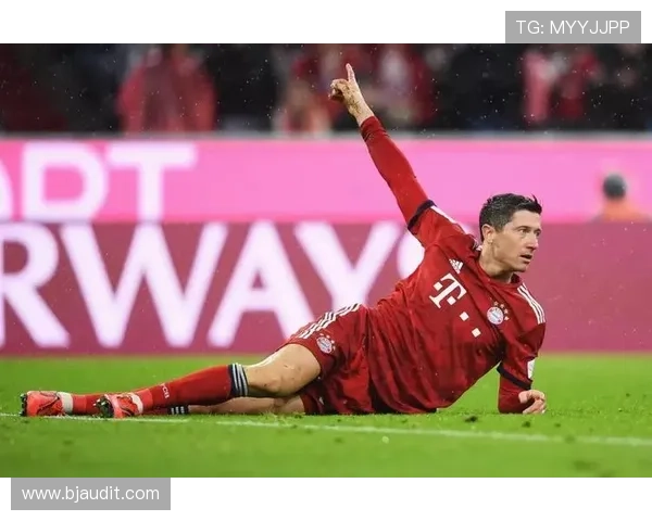 莱万多夫斯基职业生涯关键节点回顾:多特崛起到拜仁封神 莱万多夫斯基职业生涯关键节点回顾:多特崛起到拜仁封神