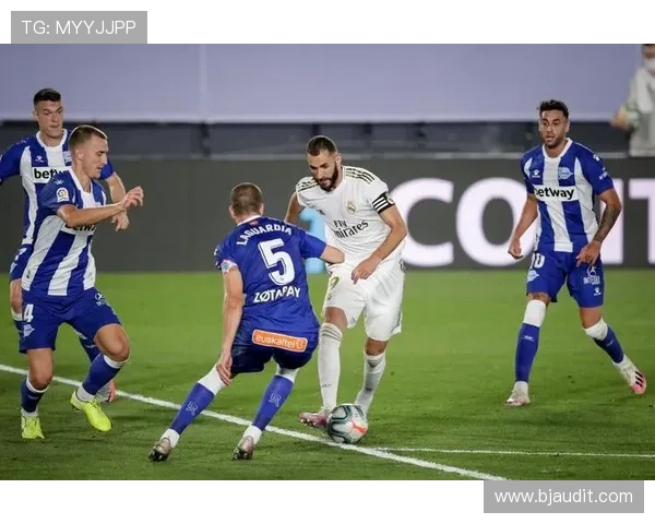 维尼修斯 vs 阿森西奥：主力位置之争如何体现战术适配差异